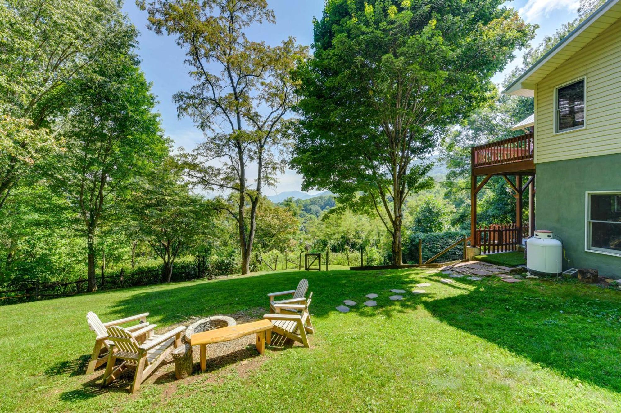 Pet-Friendly Waynesville Retreat With Hot Tub! 外观 照片