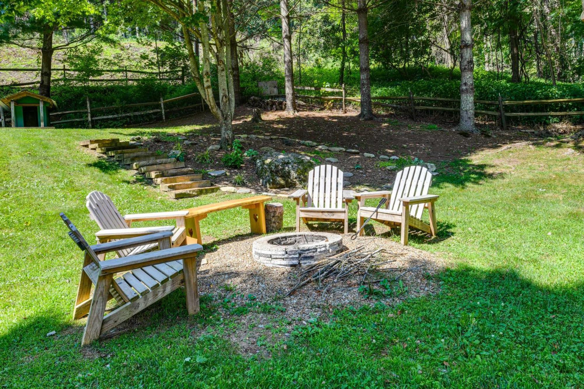 Pet-Friendly Waynesville Retreat With Hot Tub! 外观 照片