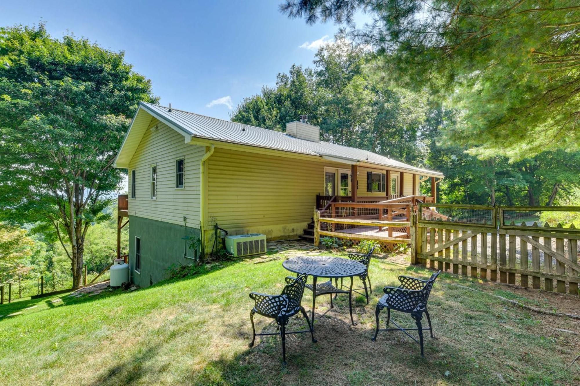 Pet-Friendly Waynesville Retreat With Hot Tub! 外观 照片